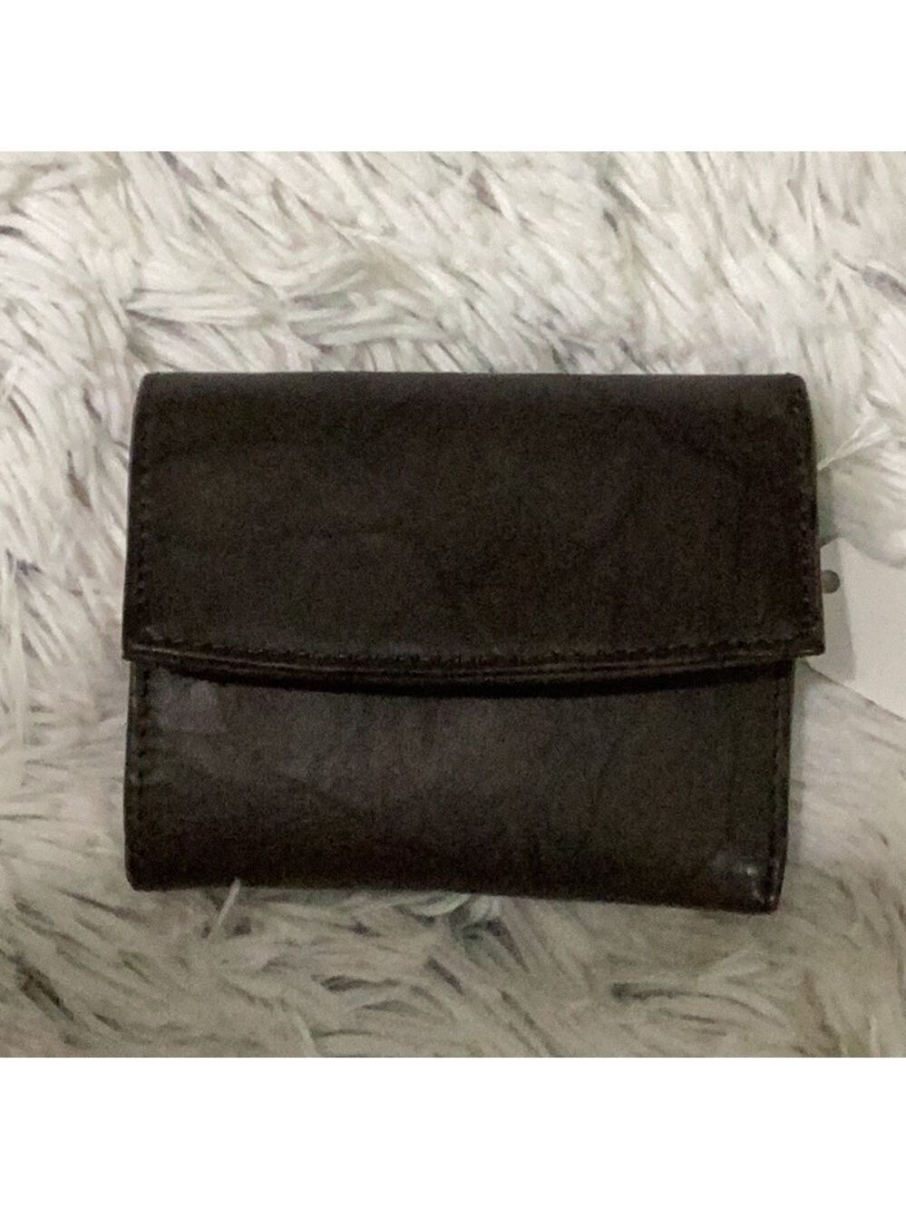 Kohl’s tri fold wallet snap closure grayish brown